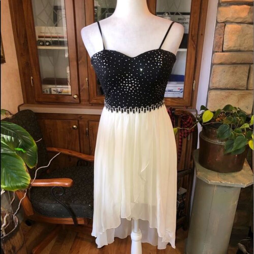 NWT City Triangle size 3 black and eggshell color hi/low dress with bling